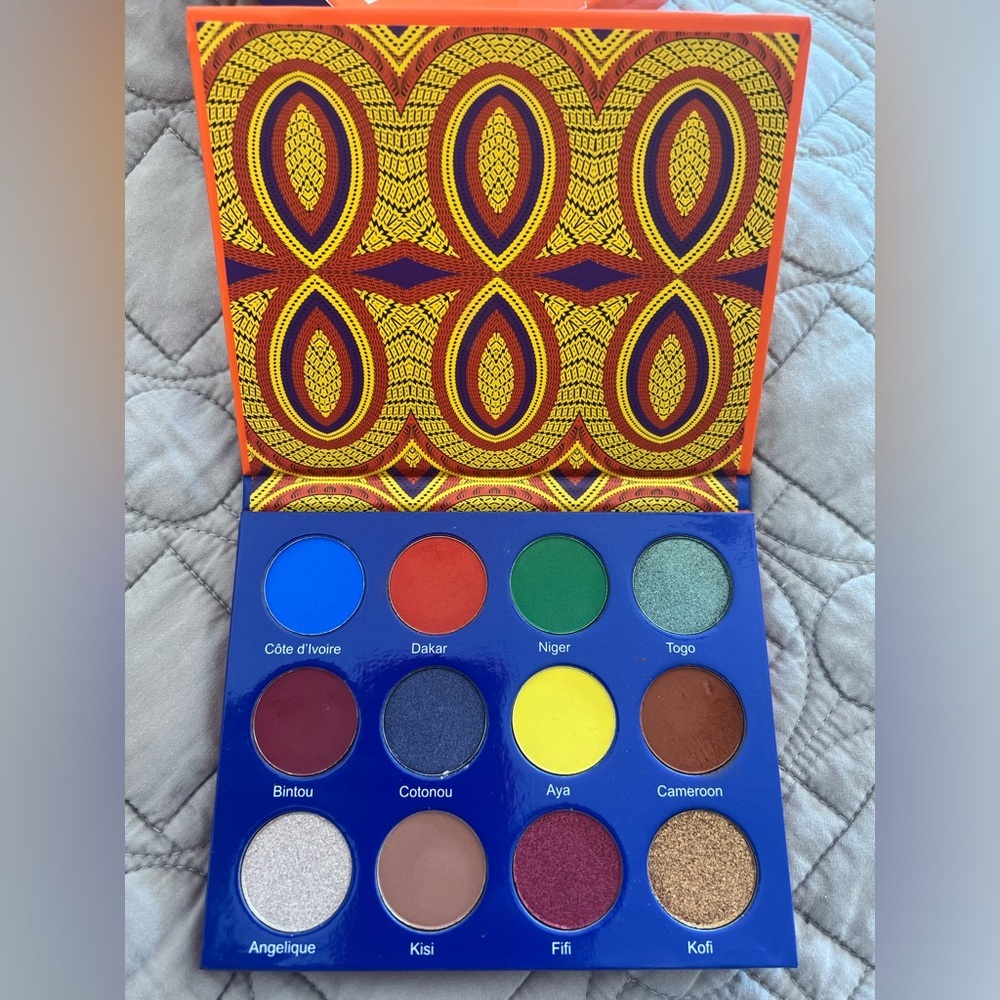Afrique by Juvia's Eyeshadow Palette NIB